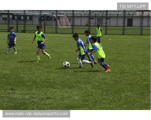 国足球员技术动作标准化训练方案,足球技术动作要领