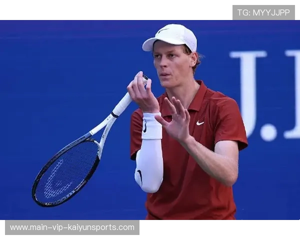 辛纳底线抽球逼迫对手,排名稳居世界第二 辛纳底线抽球逼迫对手,排名稳居世界第二