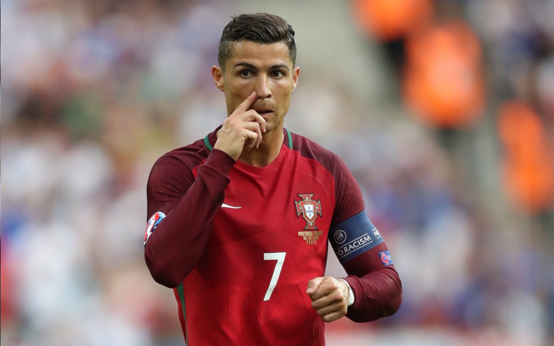 “华金·托比利亚的全能防守与精准传球，成为阿根廷美洲狮队的核心力量”